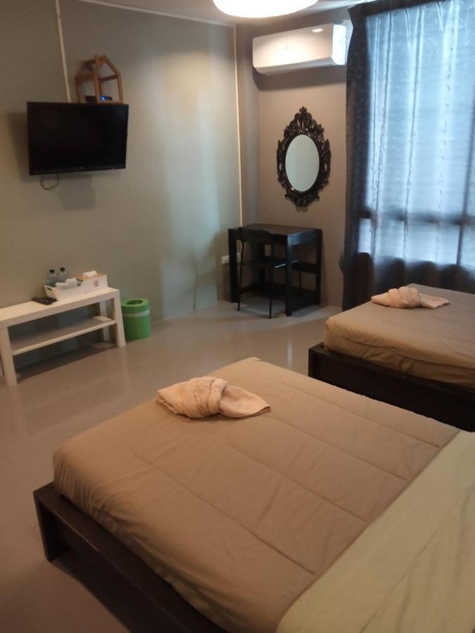 White Monkey Guesthouse Phetchaburi Dış mekan fotoğraf