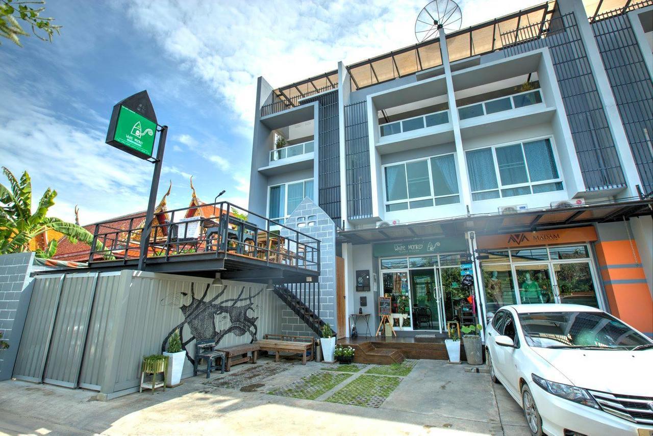 White Monkey Guesthouse Phetchaburi Dış mekan fotoğraf